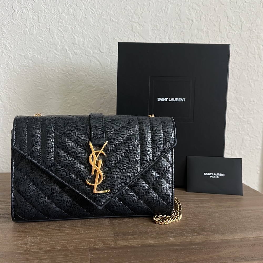 YSL small envelope (nero) bag. Authentic. Control number and tags included.